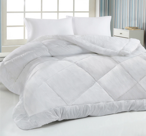 Couette synthétique queen de qualité supérieur (queen)